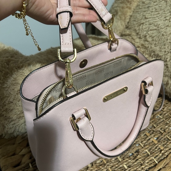 Michael Kors pink crossbody purse - Picture 5 of 10